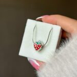 گردنبند توت فرنگی سه بعدی